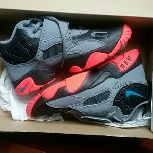 Diamond Turf Nike Sneakers